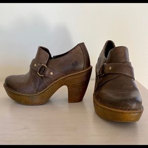 Brown Born Shoes sz 6.5